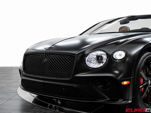 Used 2022 Bentley Continental GT image 13