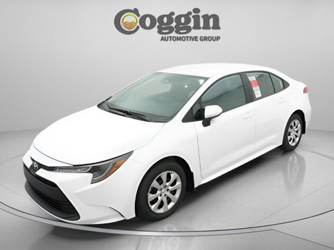 Used 2025 Toyota Corolla LE FWD image 1