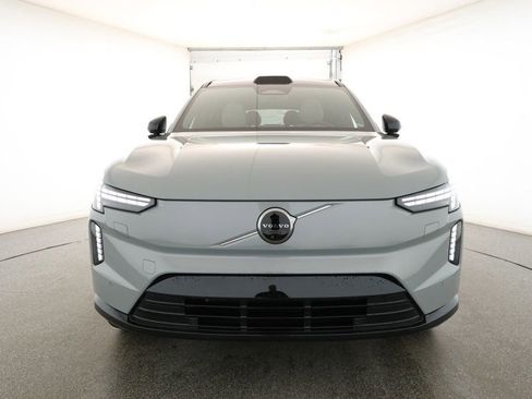 Used 2025 Volvo EX90 Plus image 2