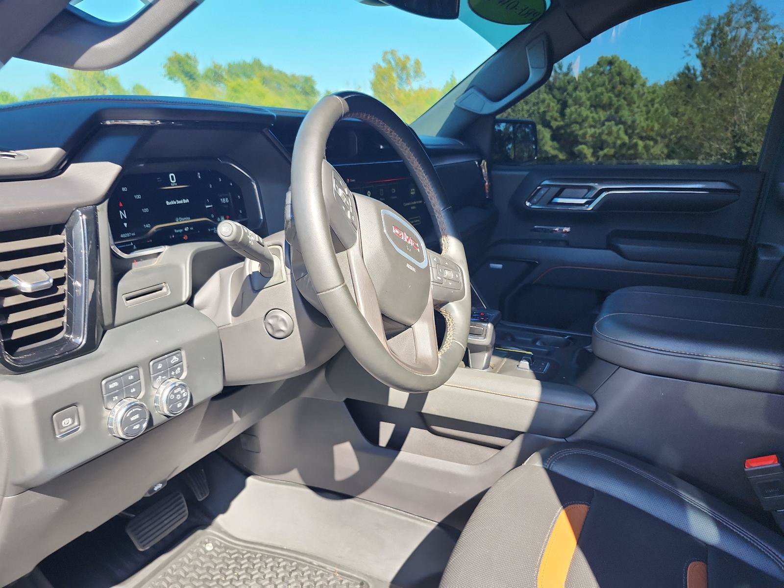 Used 2024 GMC Sierra 1500 AT4 w/ AT4 Premium Package AWD/4WD image 17