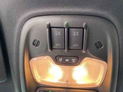 Used 2024 GMC Canyon Denali image 44