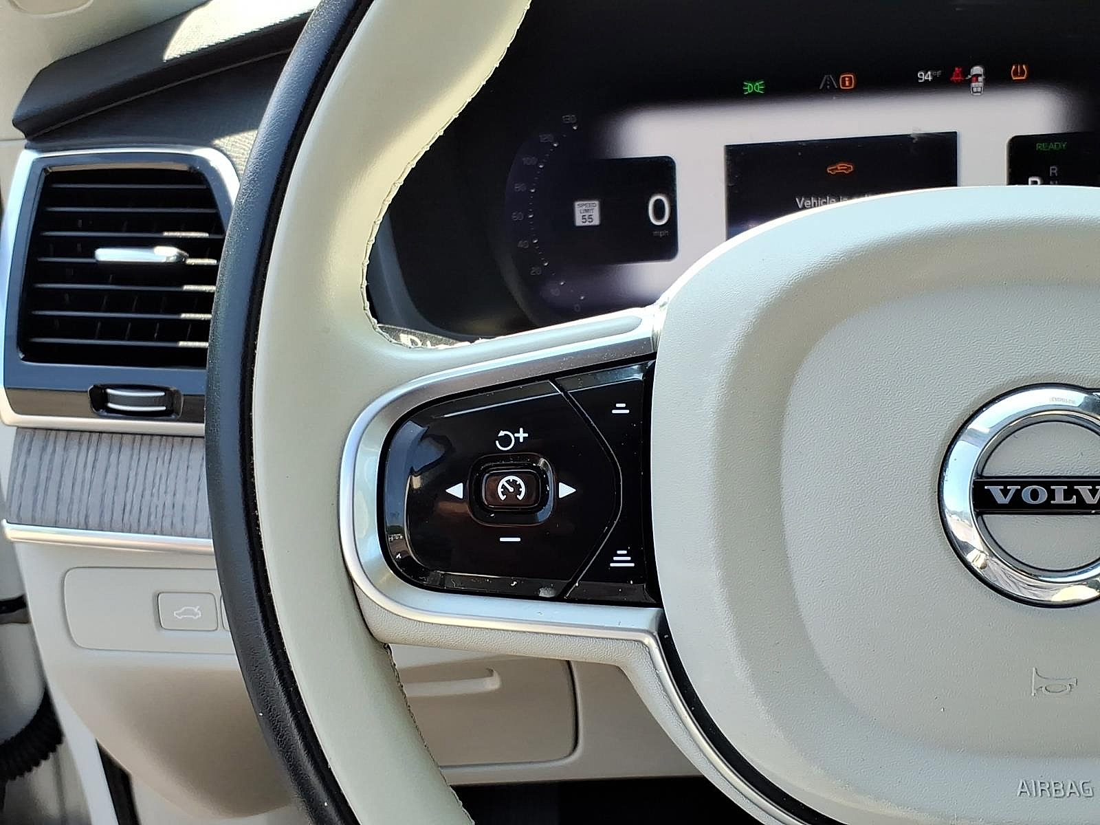 Used 2024 Volvo XC90 T8 Plus w/ Protection Package Premier AWD/4WD image 19