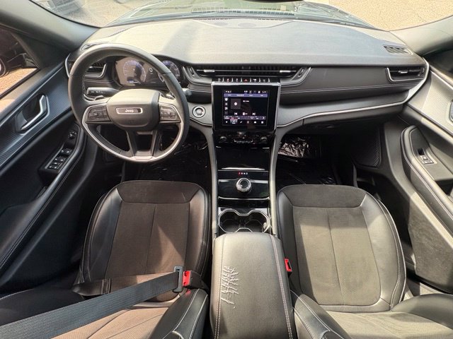 Used 2023 Jeep Grand Cherokee L Laredo AWD/4WD image 22