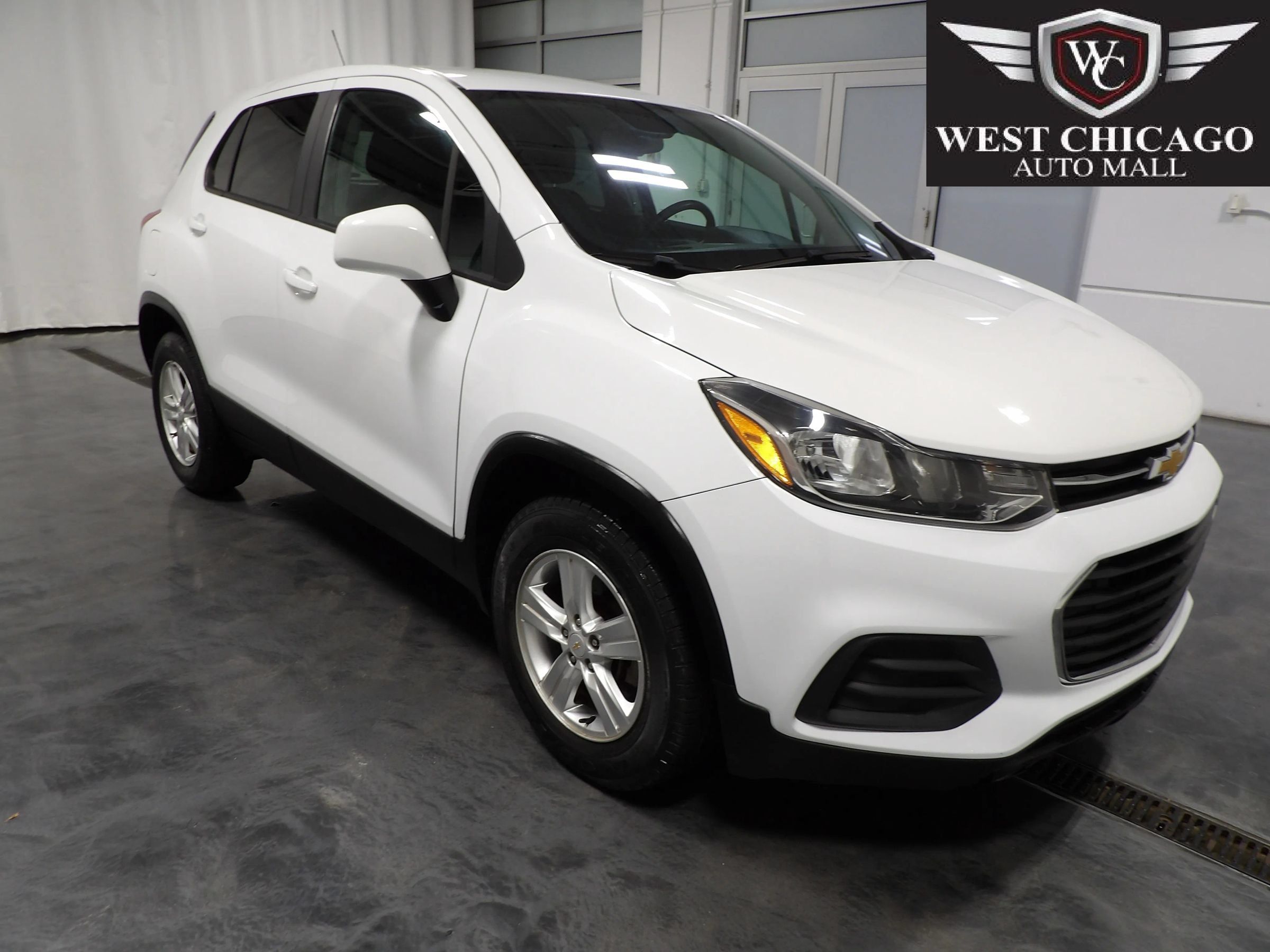 Used 2022 Chevrolet Trax LS w/ Tint and Cruise Package AWD/4WD image 1