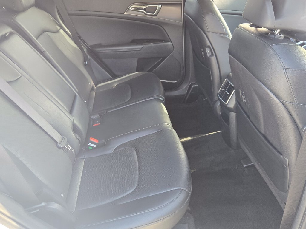 Used 2023 Kia Sportage EX FWD image 16