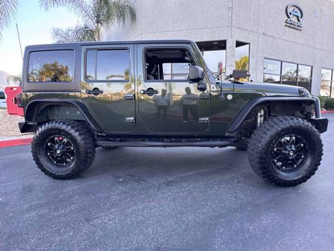 Used 2012 Jeep Wrangler Unlimited Sport image 11