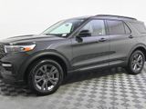 Used 2022 Ford Explorer XLT w/ Equipment Group 202A image 2