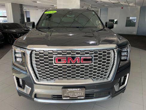 Used 2021 GMC Yukon Denali w/ Denali Premium Package image 2