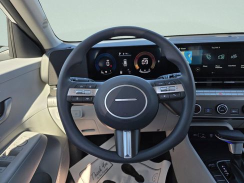 New 2026 Hyundai Kona SE FWD image 11
