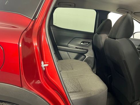 Used 2025 Nissan Kicks SV image 24