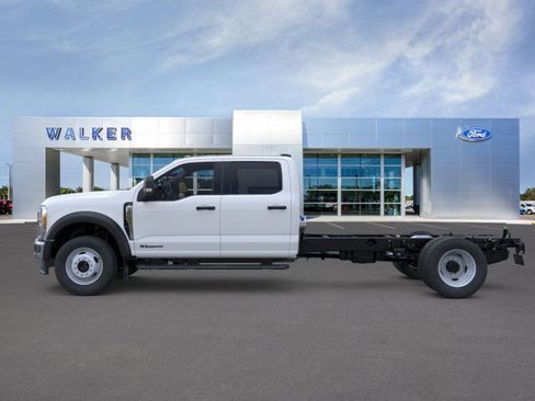 New 2025 Ford F450 XL w/ XL Chrome Package image 3