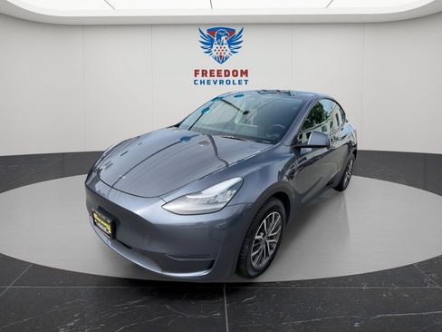 Used 2023 Tesla Model Y Long Range AWD/4WD image 1