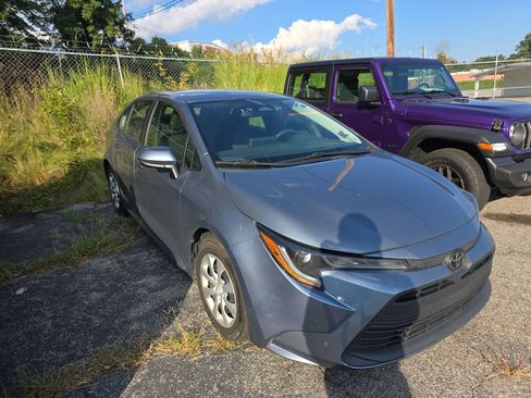 Used 2024 Toyota Corolla LE FWD image 1