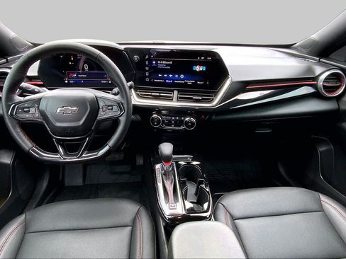 Certified 2026 Chevrolet Trax RS w/ Sunroof Package FWD image 16