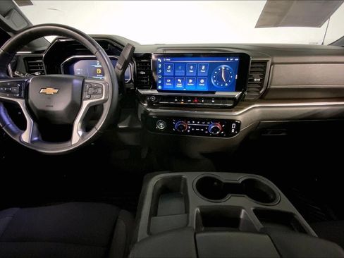 Used 2023 Chevrolet Silverado 1500 LT AWD/4WD image 15