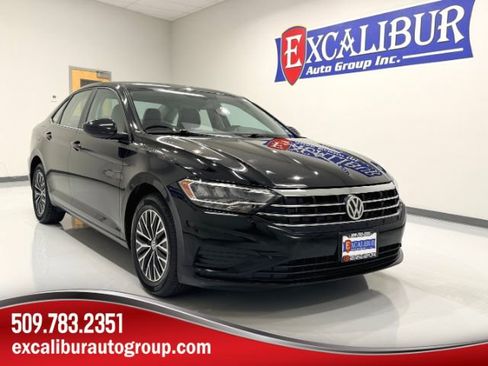 Used 2019 Volkswagen Jetta SE FWD image 1