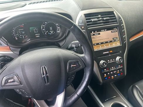 Used 2019 Lincoln MKC Reserve AWD/4WD image 9