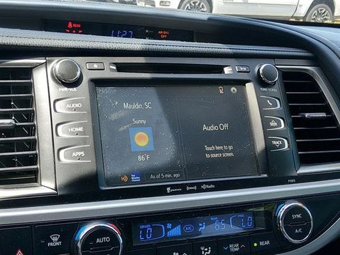 Used 2018 Toyota Highlander Plus FWD image 14