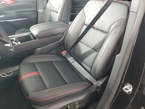 New 2026 Chevrolet Traverse RS w/ LPO, Floor Liner Package FWD image 15