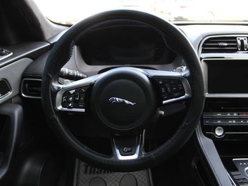 Used 2018 Jaguar F-PACE S AWD/4WD image 15