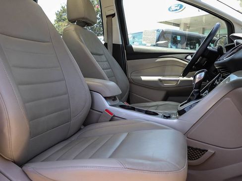 Used 2015 Ford C-MAX Energi SEL w/ Equipment Group 303A FWD image 16