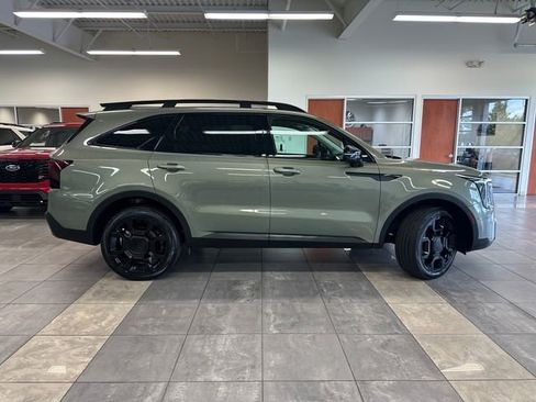 Used 2025 Kia Sorento SX AWD/4WD image 13