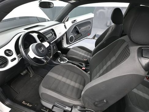 Used 2012 Volkswagen Beetle 2.0T FWD image 20