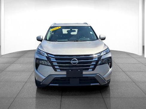 Used 2024 Nissan Rogue SL AWD/4WD image 2