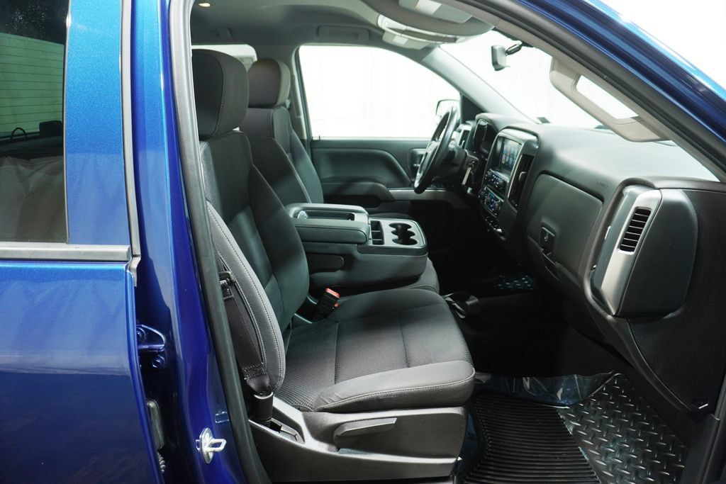 Used 2017 Chevrolet Silverado 1500 LT w/ All Star Edition AWD/4WD image 11