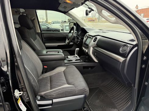 Used 2017 Toyota Tundra SR5 image 10