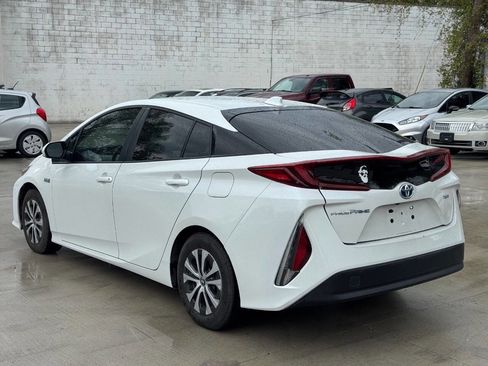 Used 2022 Toyota Prius Prime XLE FWD image 8
