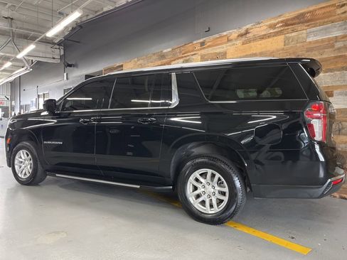 Used 2022 Chevrolet Suburban LT image 19