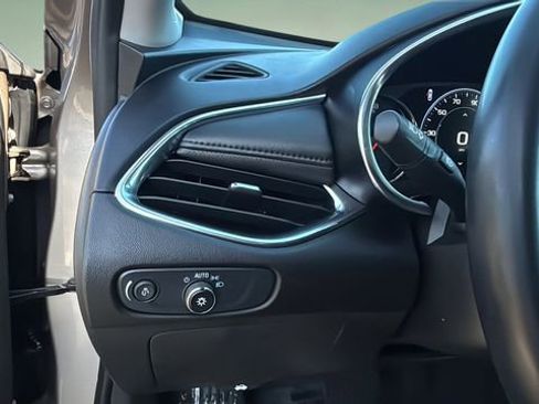 Used 2024 Chevrolet Malibu LT image 21