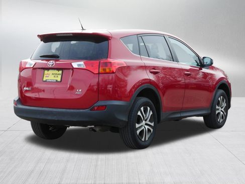 Used 2015 Toyota RAV4 LE image 9