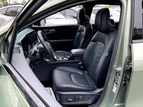 Used 2024 Kia Sportage X-Line w/ X-Line Premium Package AWD/4WD image 27