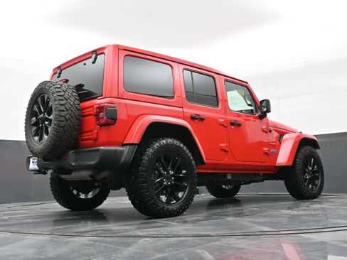 Used 2021 Jeep Wrangler Unlimited Sahara w/ Cold Weather Group image 39