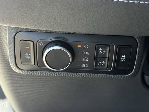 Used 2025 Ford Mustang Mach-E Select image 23