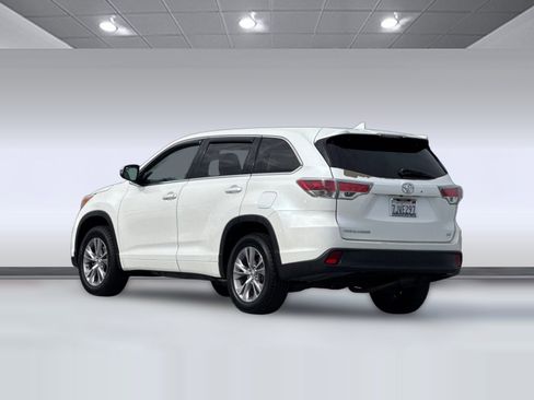 Used 2015 Toyota Highlander Plus image 3