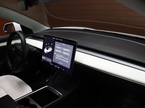 Used 2023 Tesla Model 3 Standard Range image 58