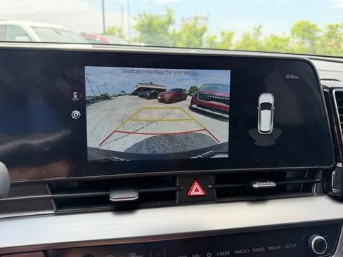 Used 2025 Kia Sportage EX FWD image 18