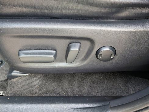 Used 2017 Toyota RAV4 SE image 21