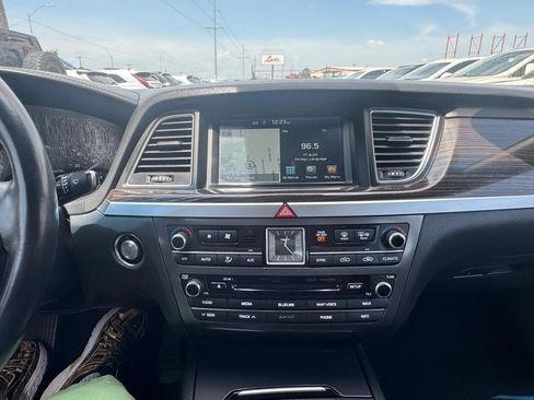 Used 2018 Genesis G80 3.8 RWD image 21