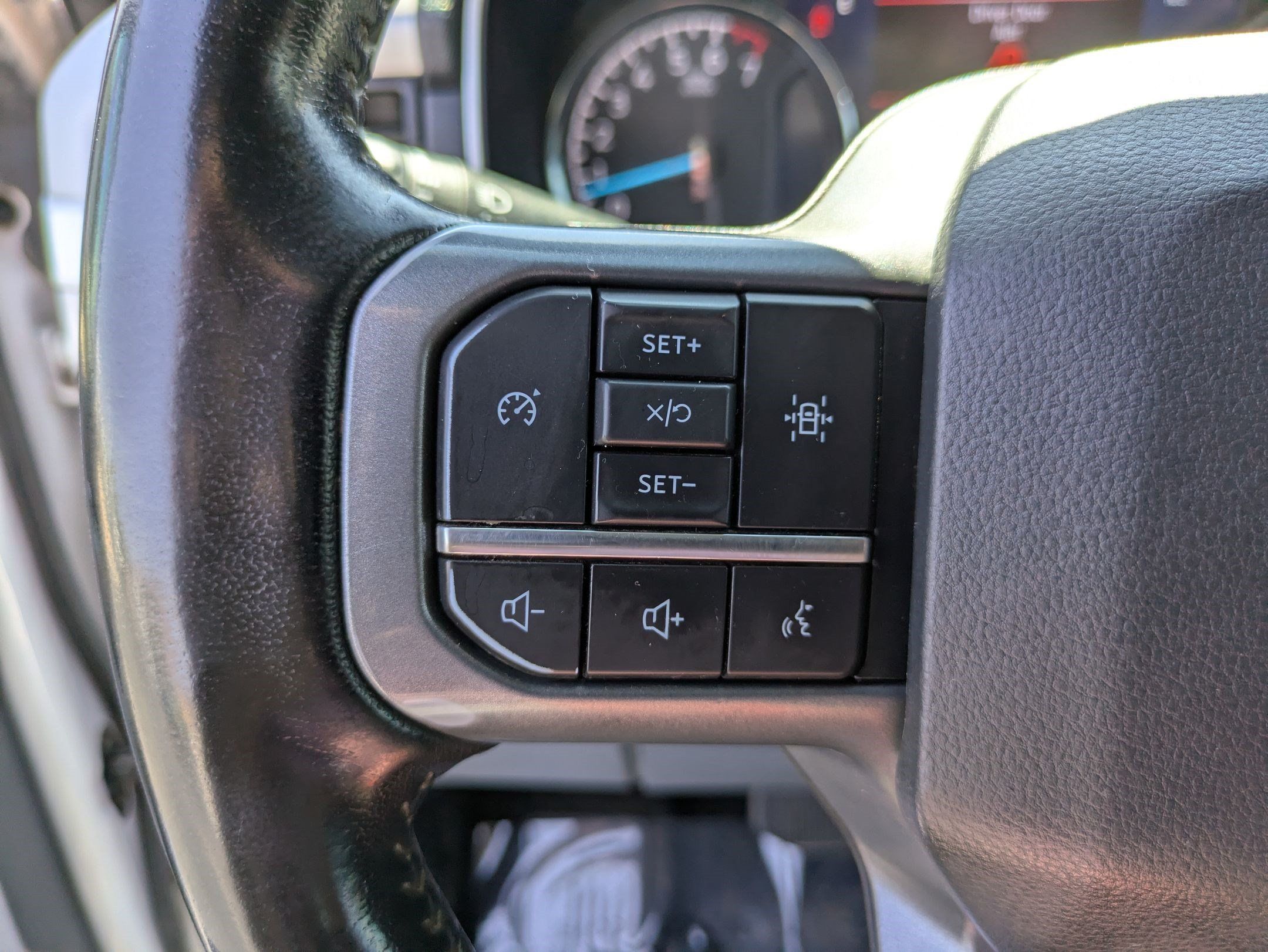 Used 2022 Ford F150 XLT w/ Equipment Group 301A Mid AWD/4WD image 17
