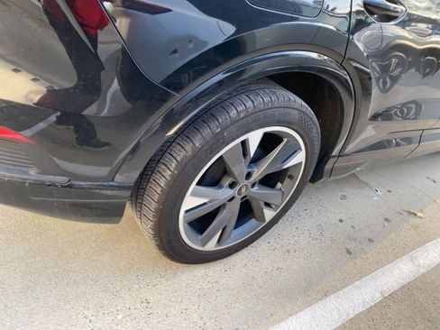 Used 2022 Audi Q4 e-tron Prestige image 16