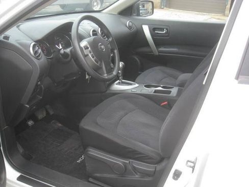 Used 2014 Nissan Rogue S w/ Convenience Package AWD/4WD image 16