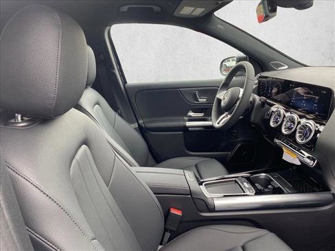 Certified 2025 Mercedes-Benz GLA 250 image 24