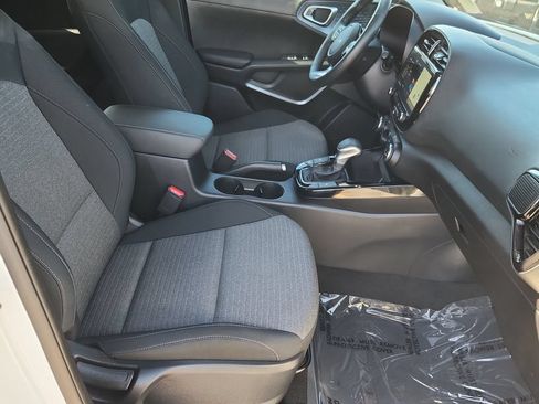 Used 2025 Kia Soul EX FWD image 15