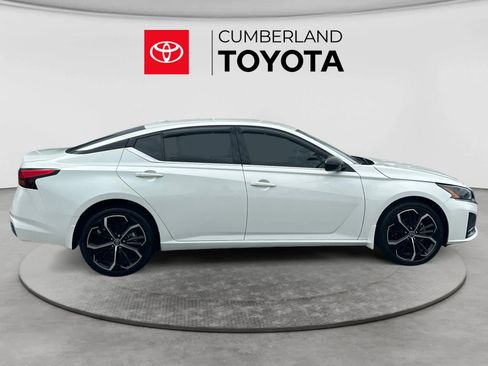 Used 2024 Nissan Altima 2.5 SR AWD/4WD image 6