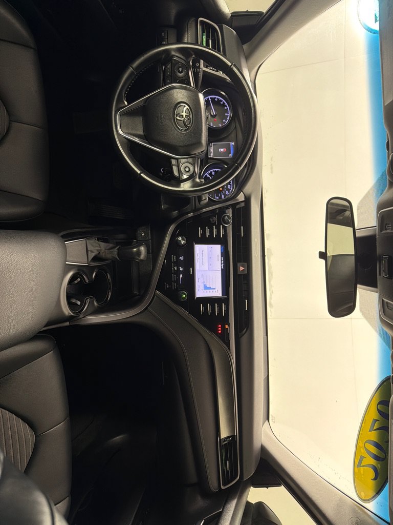 Used 2020 Toyota Camry SE FWD image 24