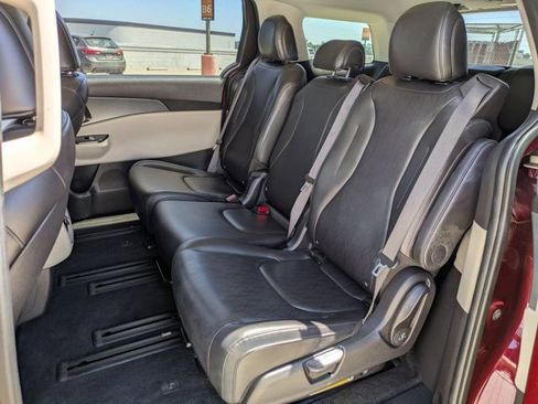 Used 2023 Kia Carnival LX FWD image 24